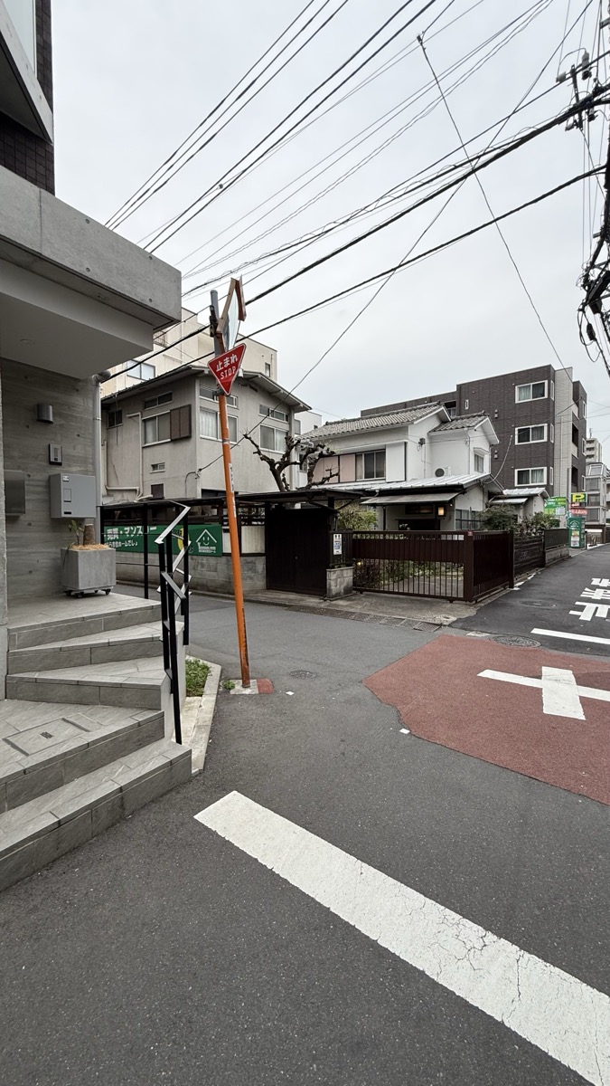 最初の角を左折